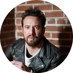 Portrait of Chris Pritchard, Hairstylist at Cabello Salon + Co.